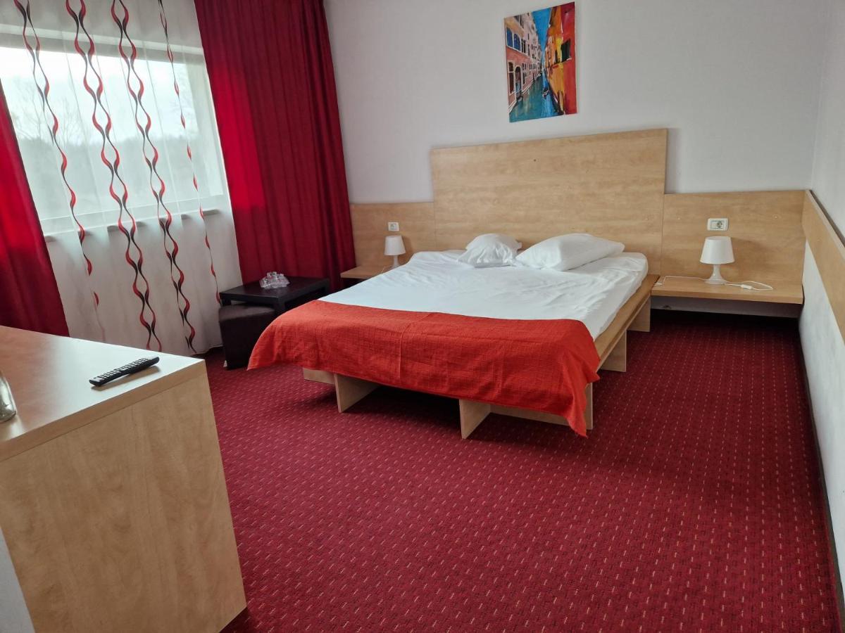 Pensiunea Carpe Diem Râmnicu Vâlcea エクステリア 写真