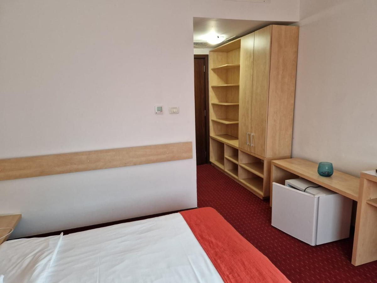 Pensiunea Carpe Diem Râmnicu Vâlcea エクステリア 写真
