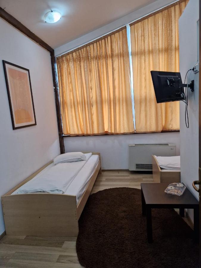 Pensiunea Carpe Diem Râmnicu Vâlcea エクステリア 写真