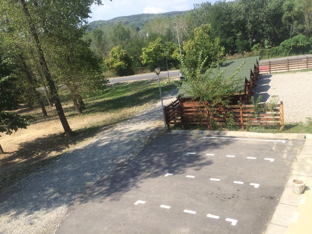 Pensiunea Carpe Diem Râmnicu Vâlcea エクステリア 写真