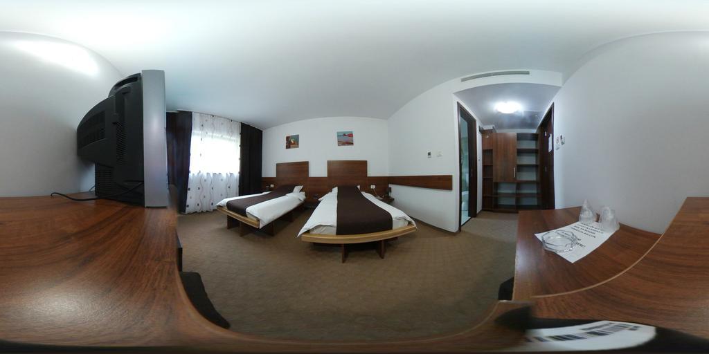 Pensiunea Carpe Diem Râmnicu Vâlcea エクステリア 写真